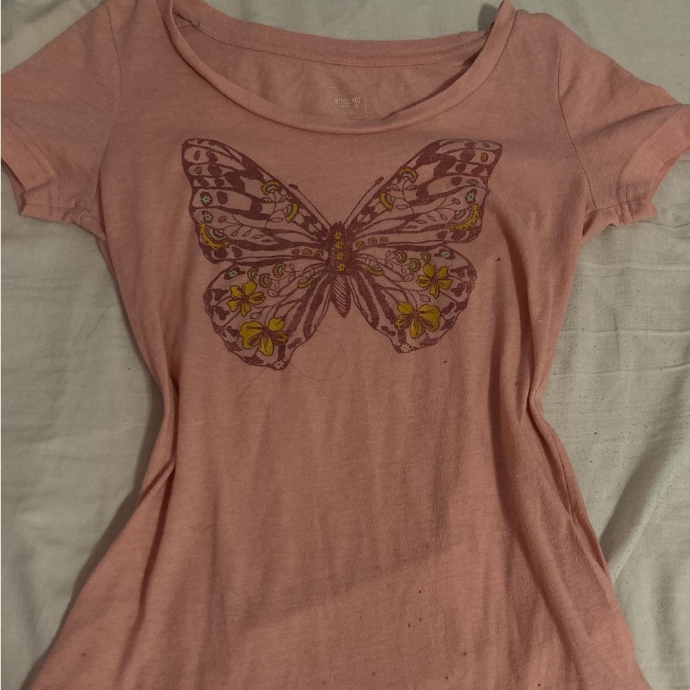 pink U neck butterfly shirt
